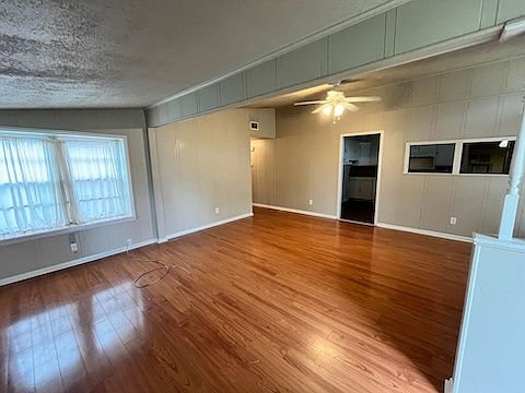 2nd image of 1914 Lee St