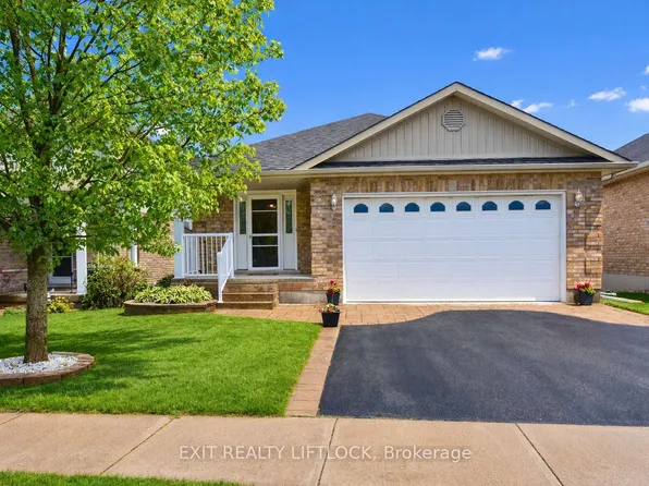 1724 Glenforest Blvd, Peterborough, ON K9K 2P5