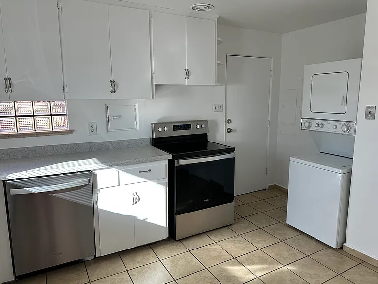 3502 Hudson St — Photo 7