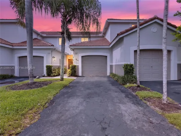 3677 San Simeon Cir, Fort Lauderdale, FL 33331