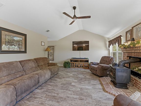 4th image of 10537 Lone Star Rd