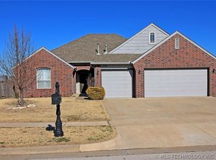 1724 W Charleston St, Broken Arrow, OK 74011