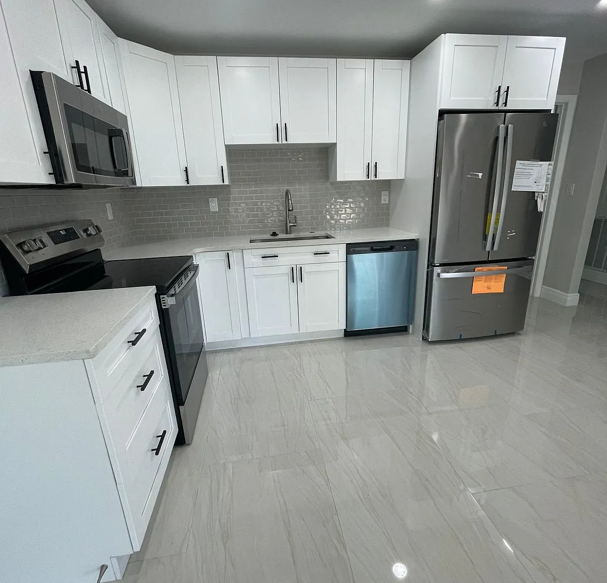 3 bed, 1600 sqft, $2,100 — Photo 3