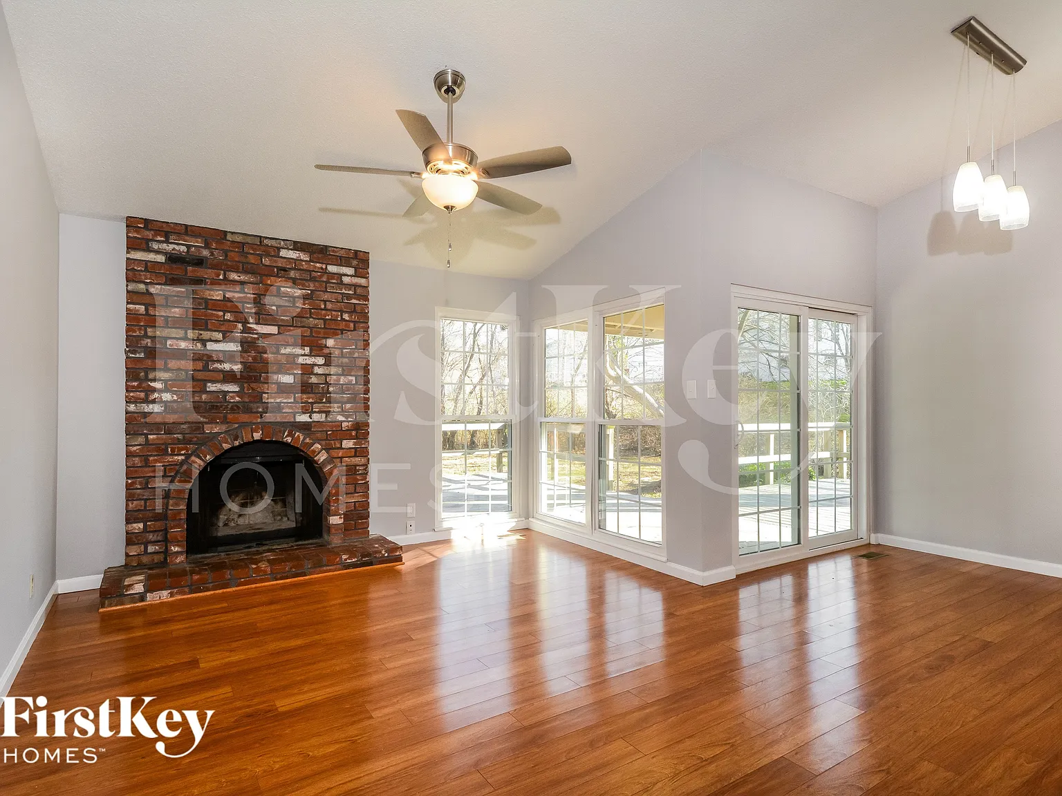 4 bed, 2.0 bath, 2403 sqft, $2,775 — Photo 2