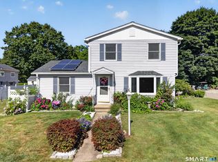 9 West Rd, Niantic, CT 06357