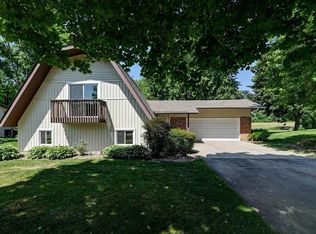 7091 S Hill Rd, Deforest, WI 53532