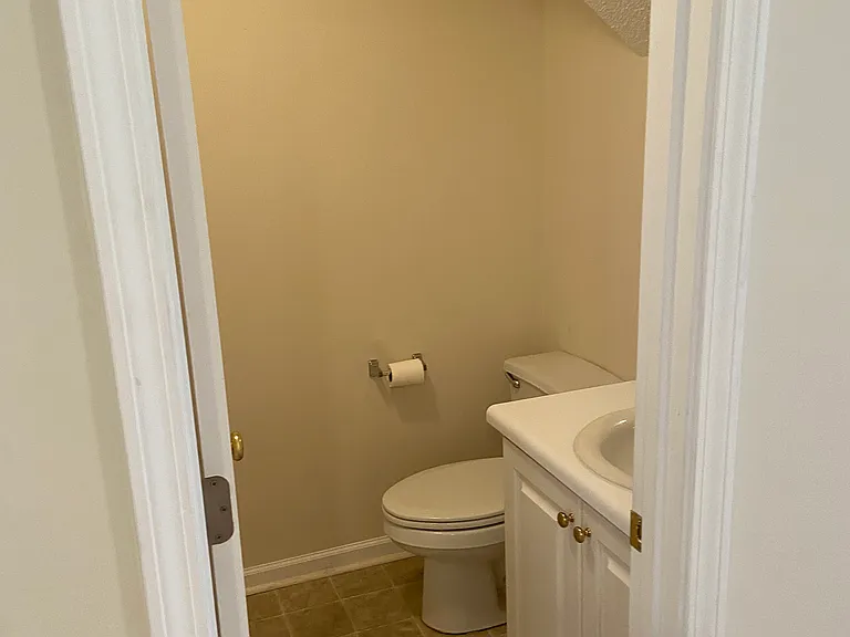 1149 Riverside Ter — Photo 5