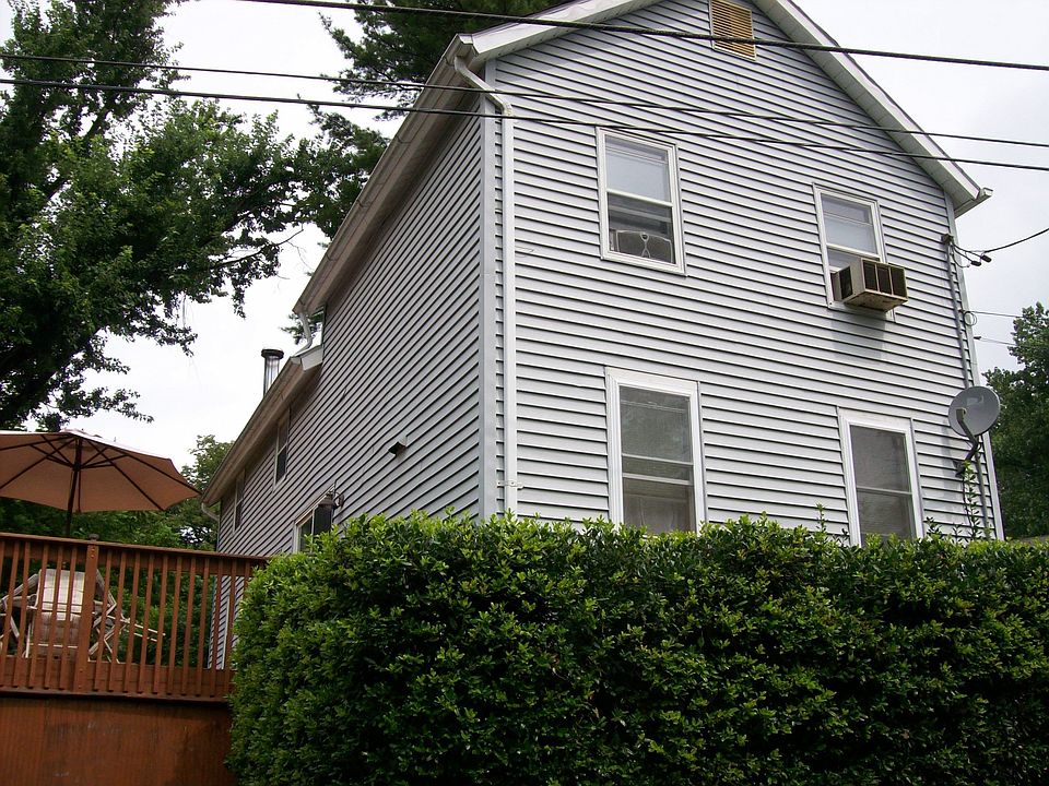 Neat & Clean Colonial