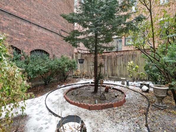 32 West 71st Street image 1 of 16