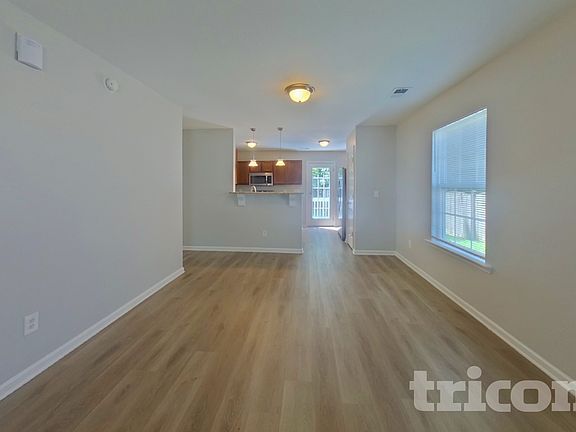3rd image of 248 Eagle Pointe Dr