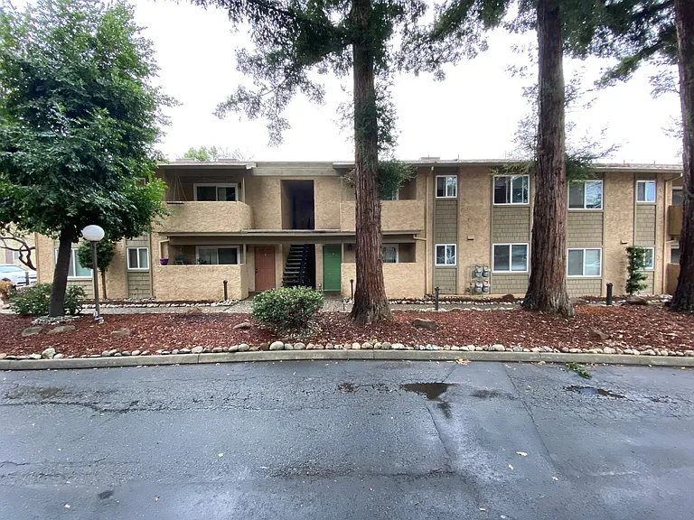 630 W 2nd Ave #16 — Photo 20
