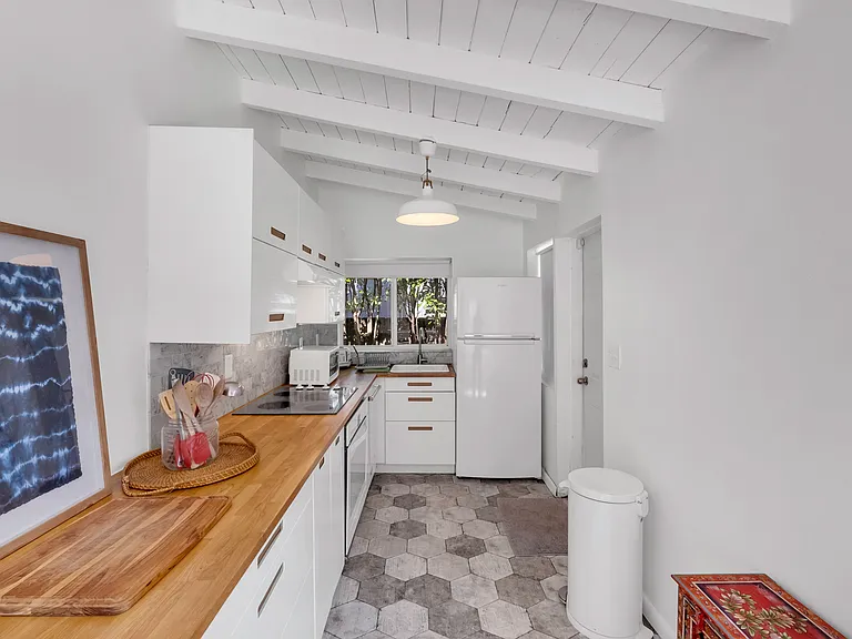 565 NW 49th St — Photo 13