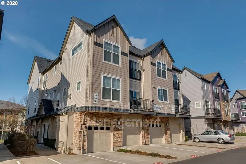 10805 NE Red Wing Way #202