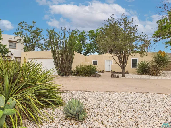 3203 Estrellita Dr, Roswell, NM 88201