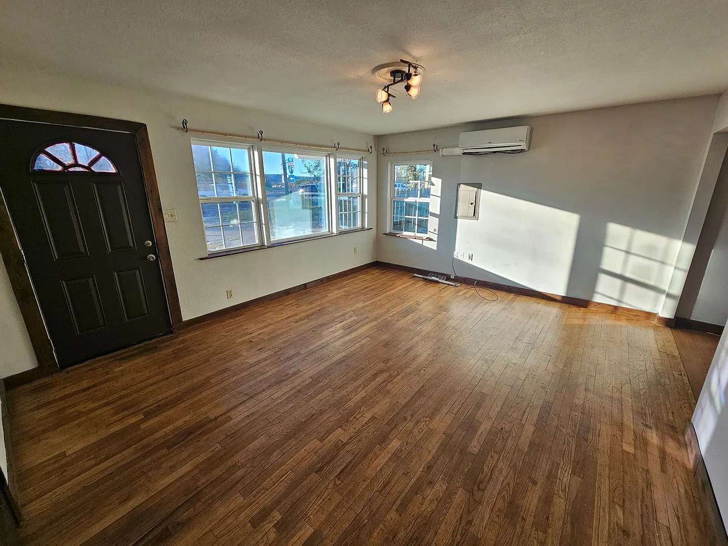 Nice 2 bedroom 1 bath home — Photo 2