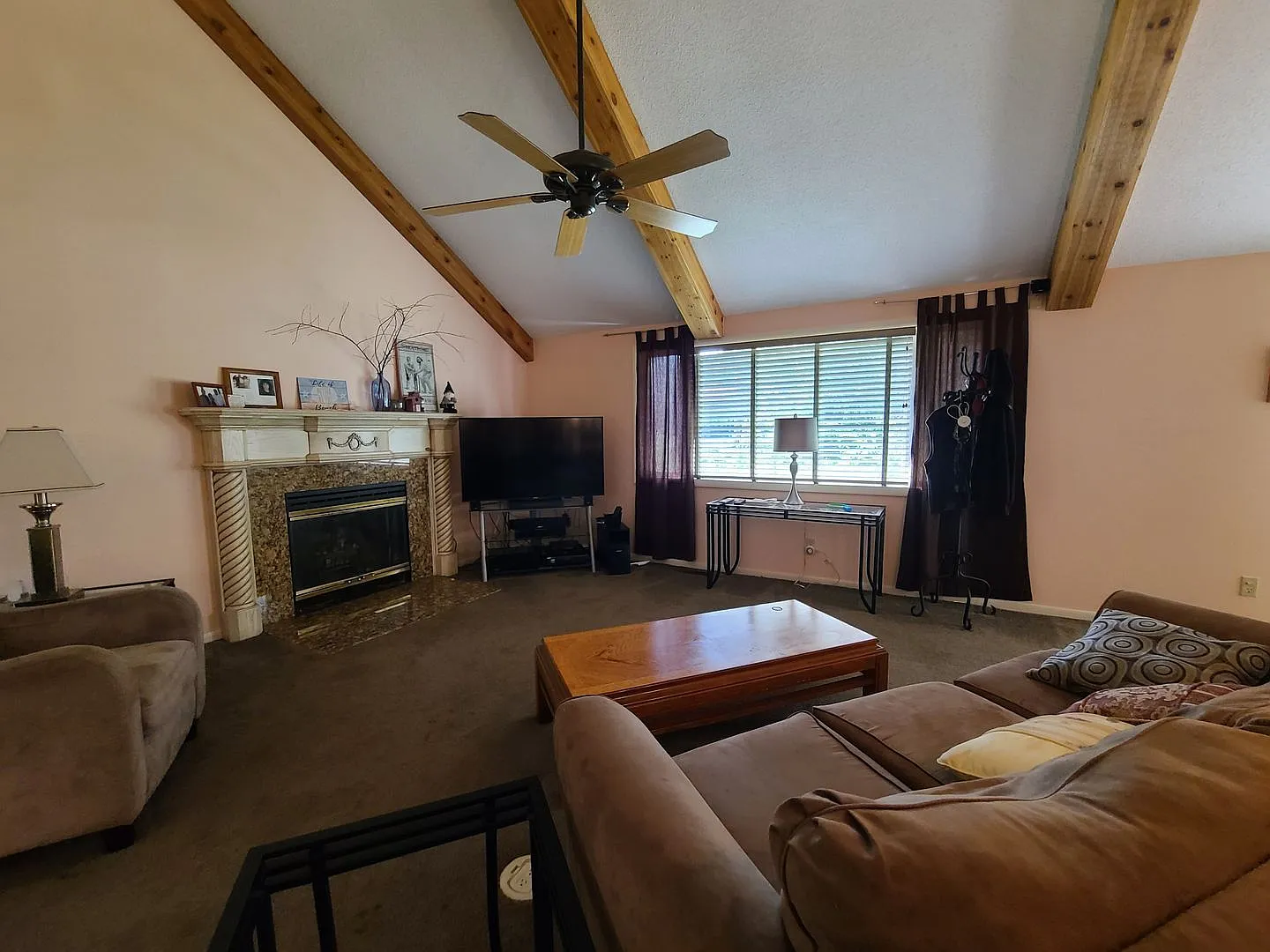 3 bed, 2.0 bath, 2000 sqft, $2,700 — Photo 4
