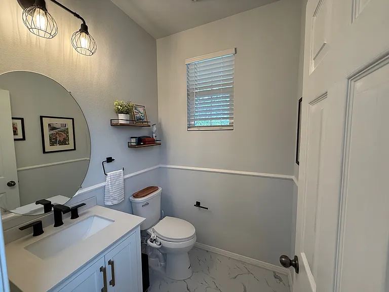 Downstairs 1/2 bath