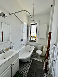 Rented by R New York