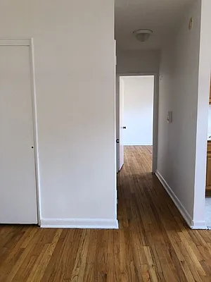 Rented by Michael Apfelbaum, LREB | media 3