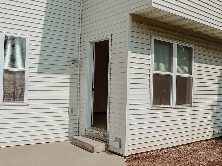 2810 Hunters Run Ct — Photo 4