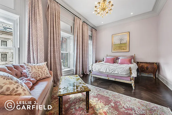 Sold by Leslie J. Garfield | media 11