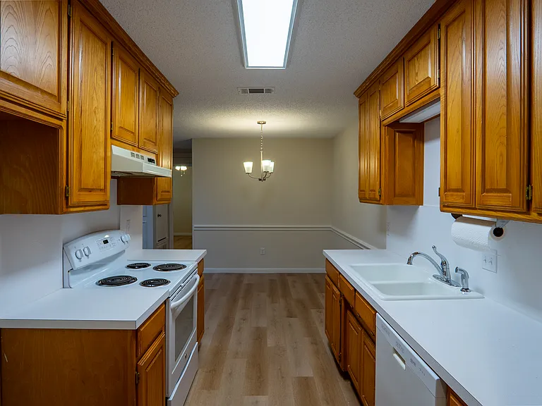 6616 Parkview Ln — Photo 12