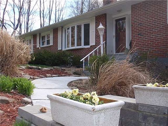 2nd image of 167 Warn Ave
