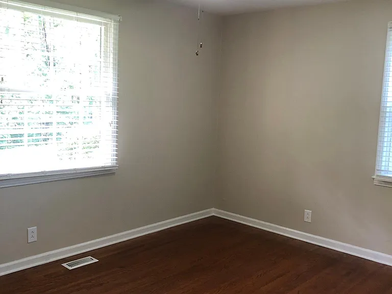2169 Crestwood Dr — Photo 9