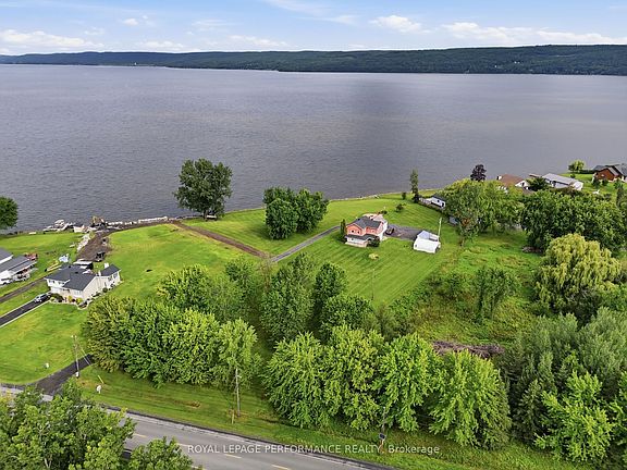 3rd image of 1178 Bay Rd