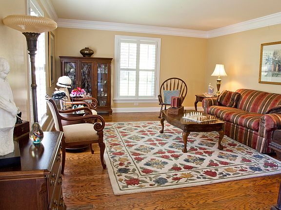 2nd image of 2907 Falmouth Dr