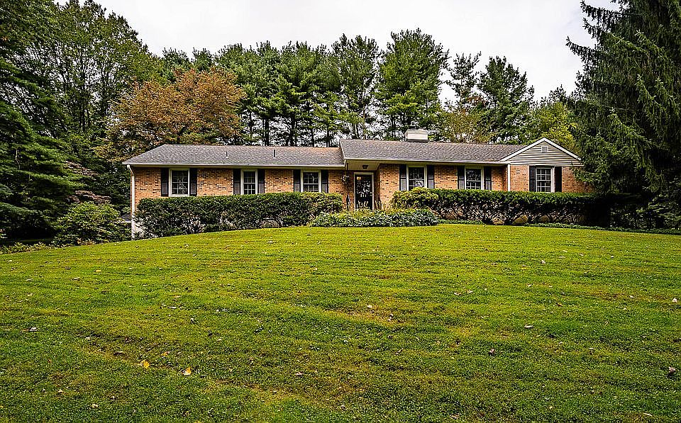 1st image of 511 Beechwood Dr