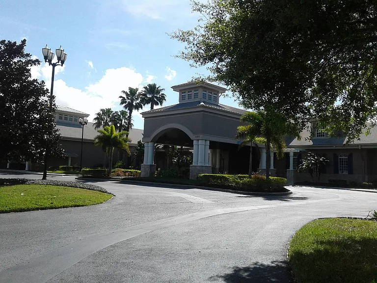 2113 Sawgrass Ln — Photo 30