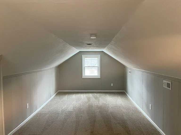 1729 Windemere Dr — Photo 11