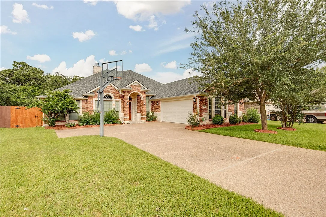 Building Photo - 2481 Newark Cir