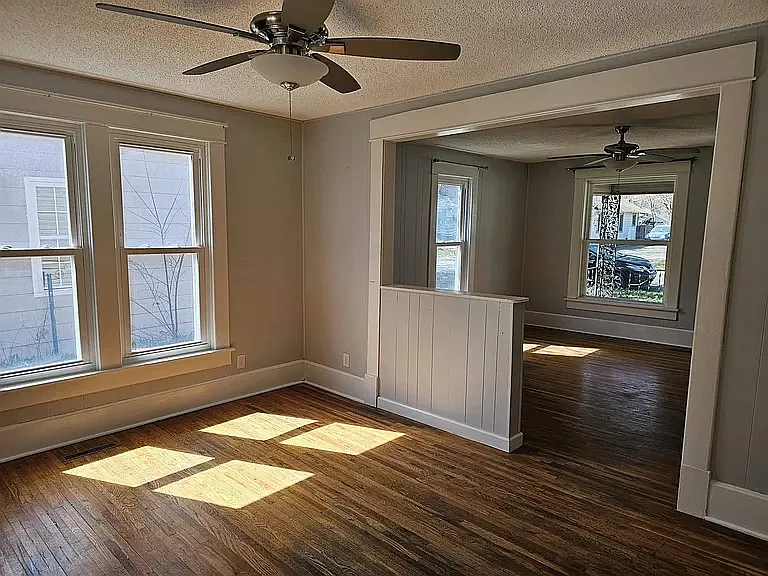 220 S Millwood Ave — Photo 8