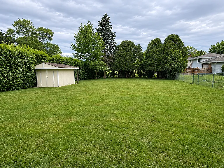 2156 E Old Hicks Rd — Photo 2