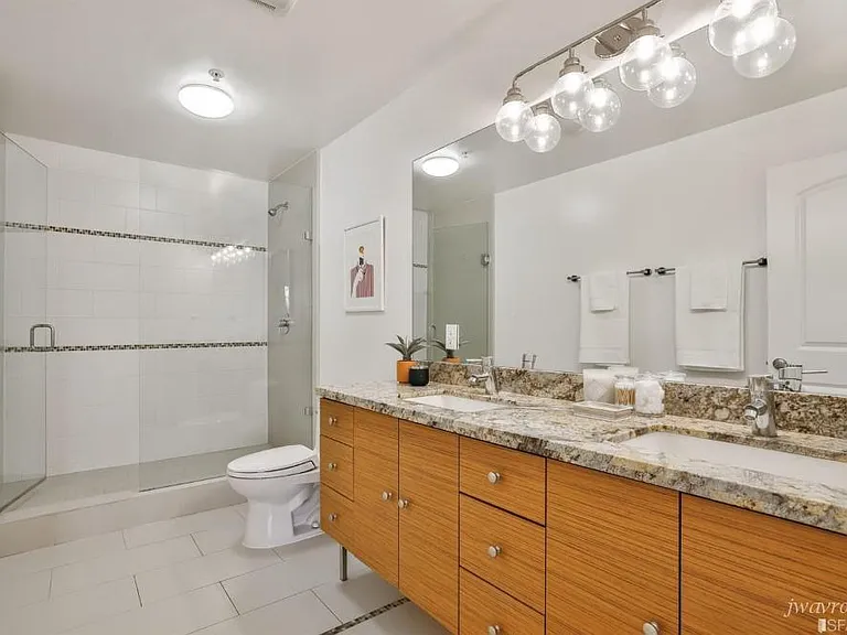 2560 Bryant St — Photo 19