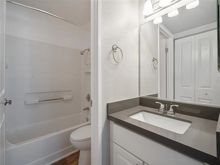 Mill Springs Park Apartment Homes — Photo 6