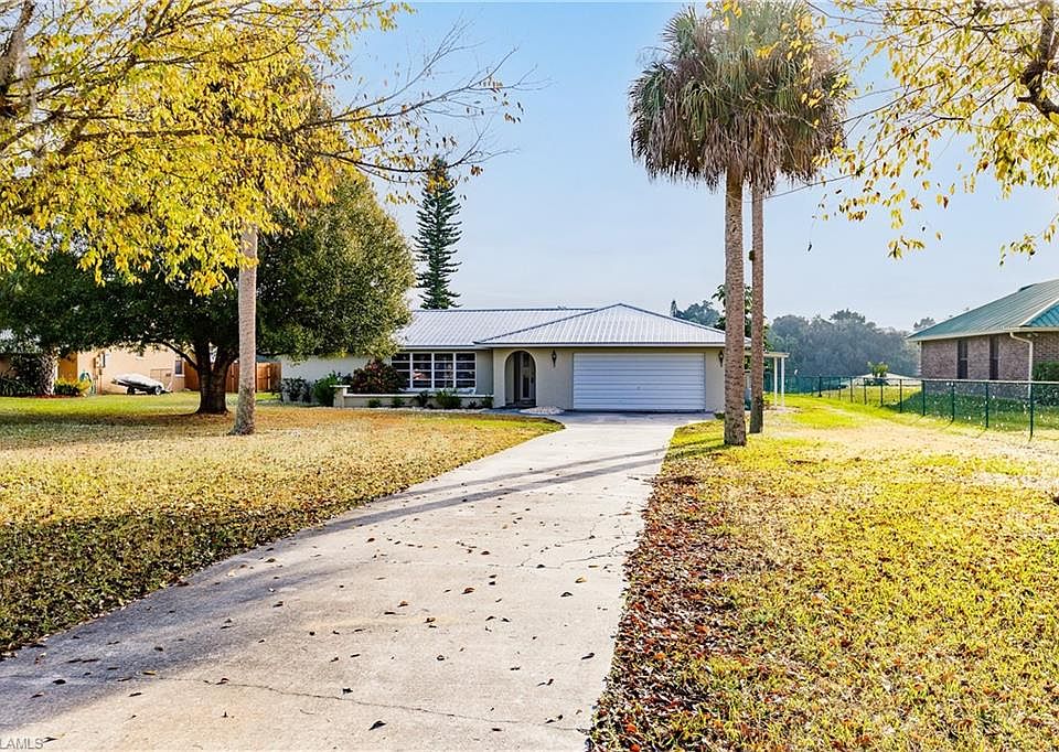 1st image of 301 Caloosa Estates Dr