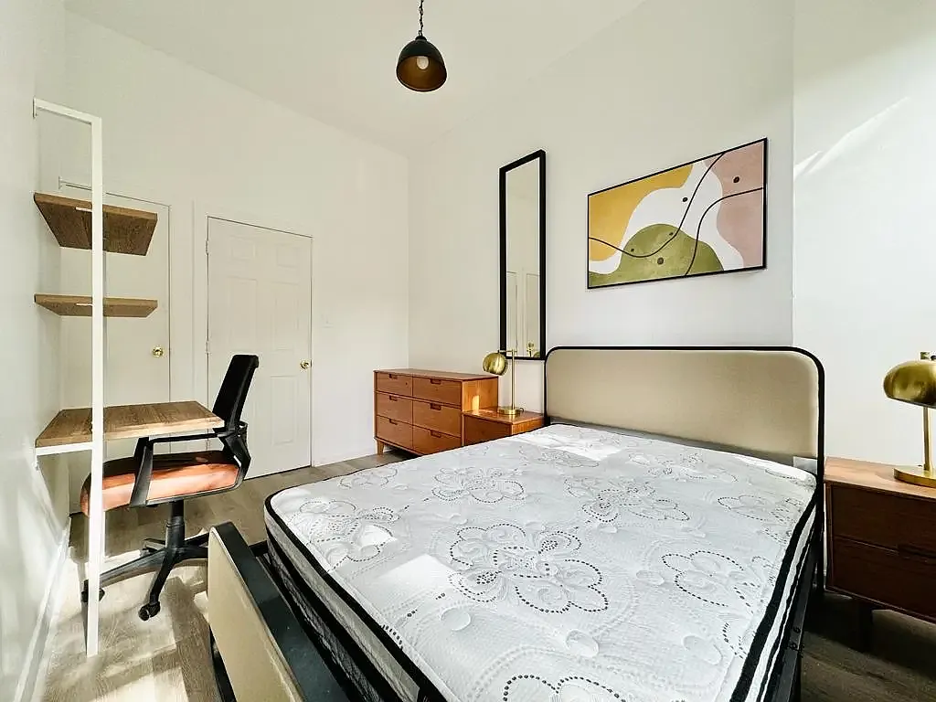 3 bed, 1.5 bath, 1000 sqft, $1,180 — Photo 3