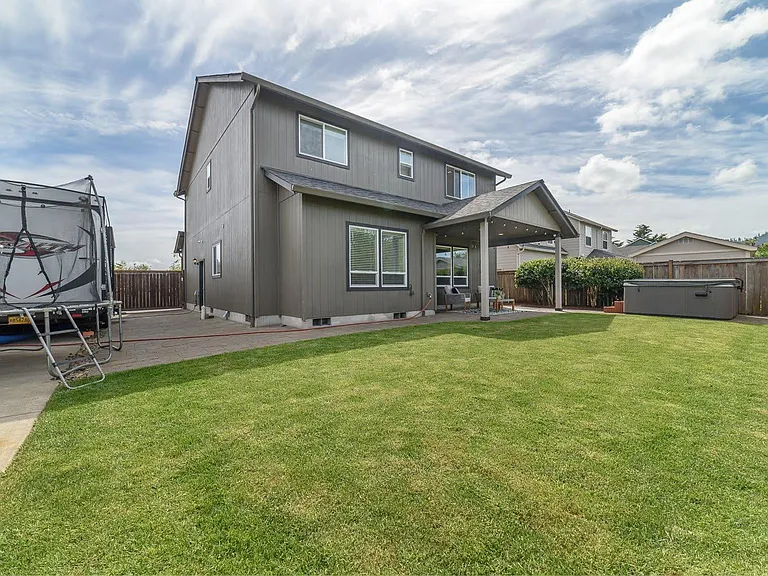 950 66th Pl — Photo 31