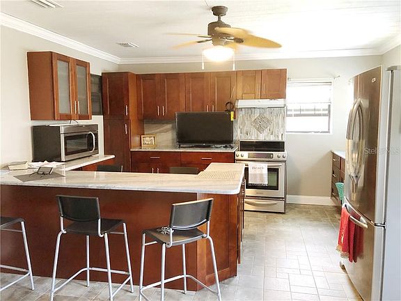 2nd image of 2424 E Linsey St