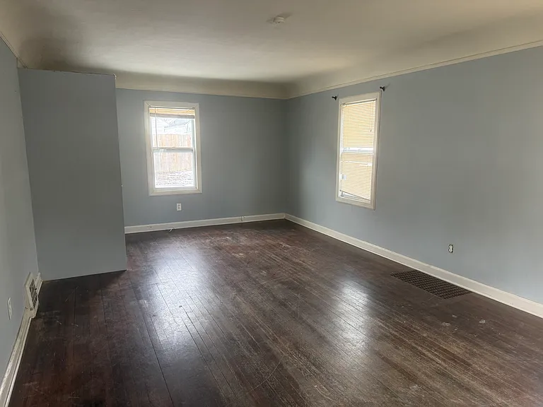 1004 Lakeview St — Photo 6