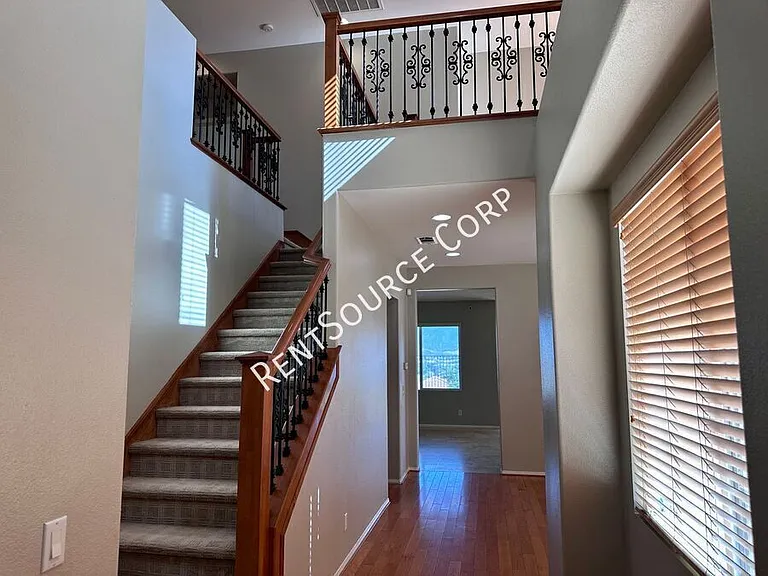 28479 Falcon Crest Dr — Photo 5