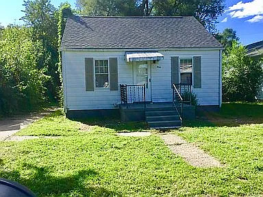 1733 Fremont St — Photo 1