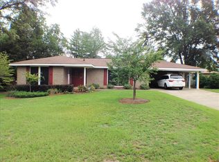 402 Hedlund Dr, Warner Robins, GA 31088