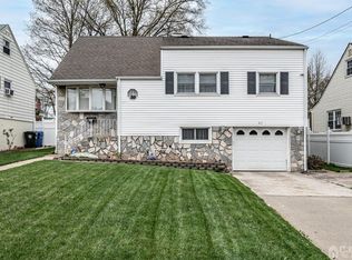 27 Hearthstone Ave, Fords, NJ 08863