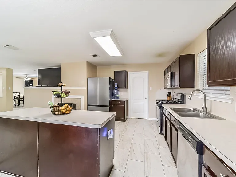 3818 Brook Garden Ln — Photo 21