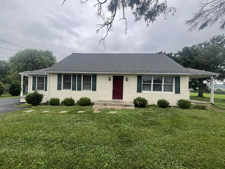 335 Maple St — Photo 1
