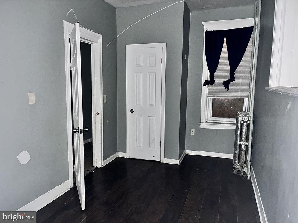 1st image of 320 Centre St